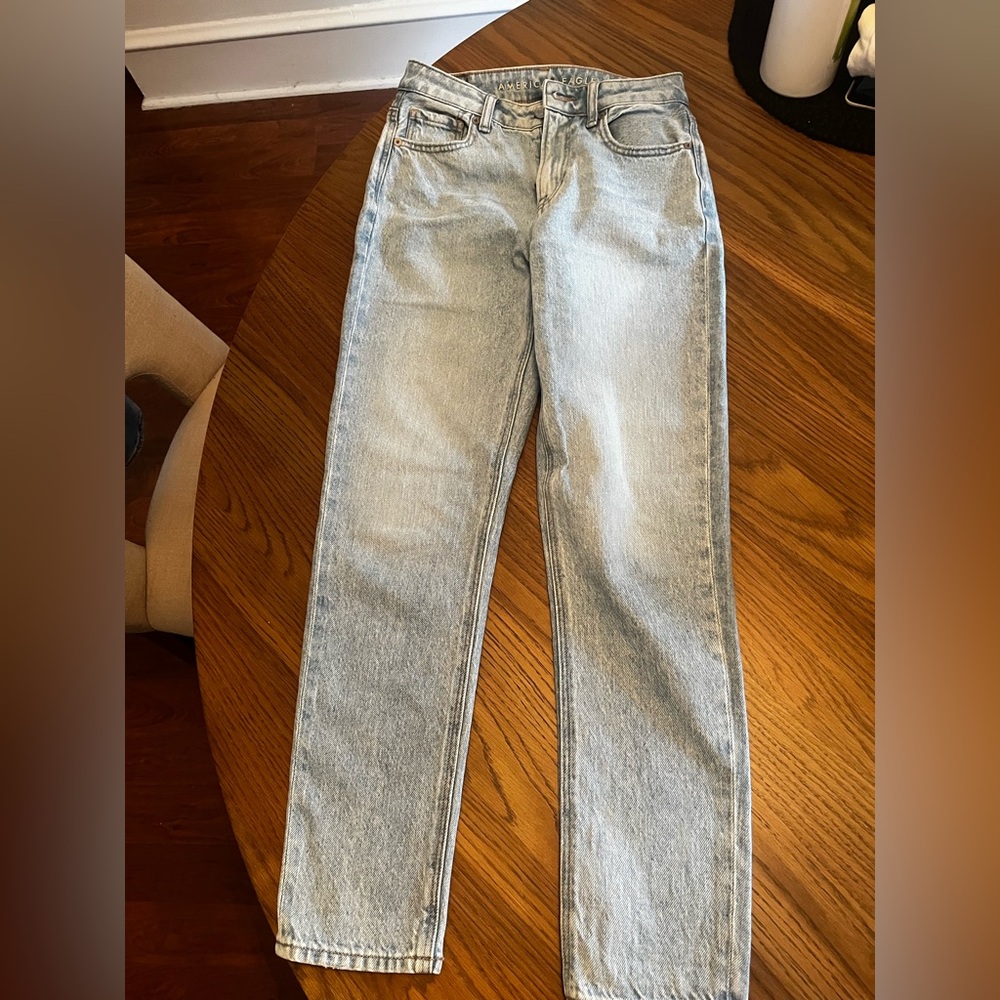 American Eagle Outfitters Light Wash Straight Jeans - Picture 2 of 4